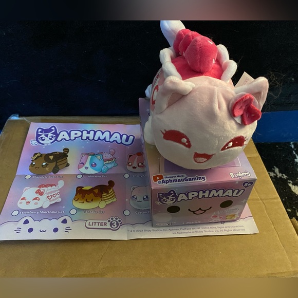 NWT Aphmau Meemeow plush Strawberry Shortcake cat Litter 3 - Picture 2 of 6